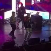 Happy Happy [En Vivo] ft. Nacho - Los Mendoza