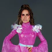 Vida Se Va by Gloria Trevi - Vius