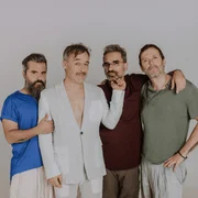 Voy A Romper Las Ventanas - Love Of Lesbian